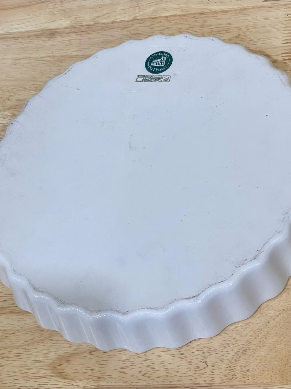 Pie/Tart Porcelaine du Reussy Porcelain Fluted Fruit Border Round Pie Dish 12 in